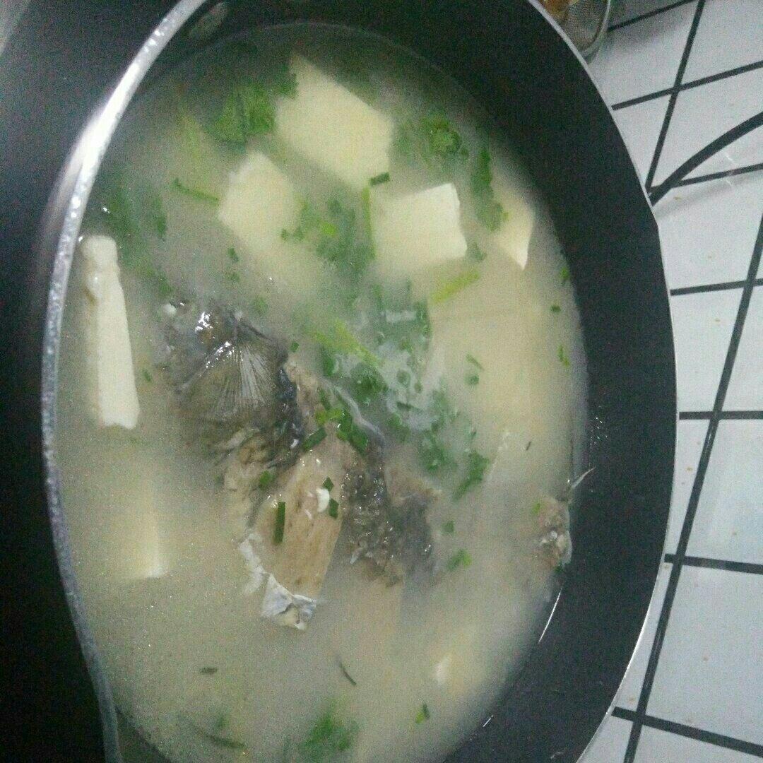 鲫鱼豆腐汤