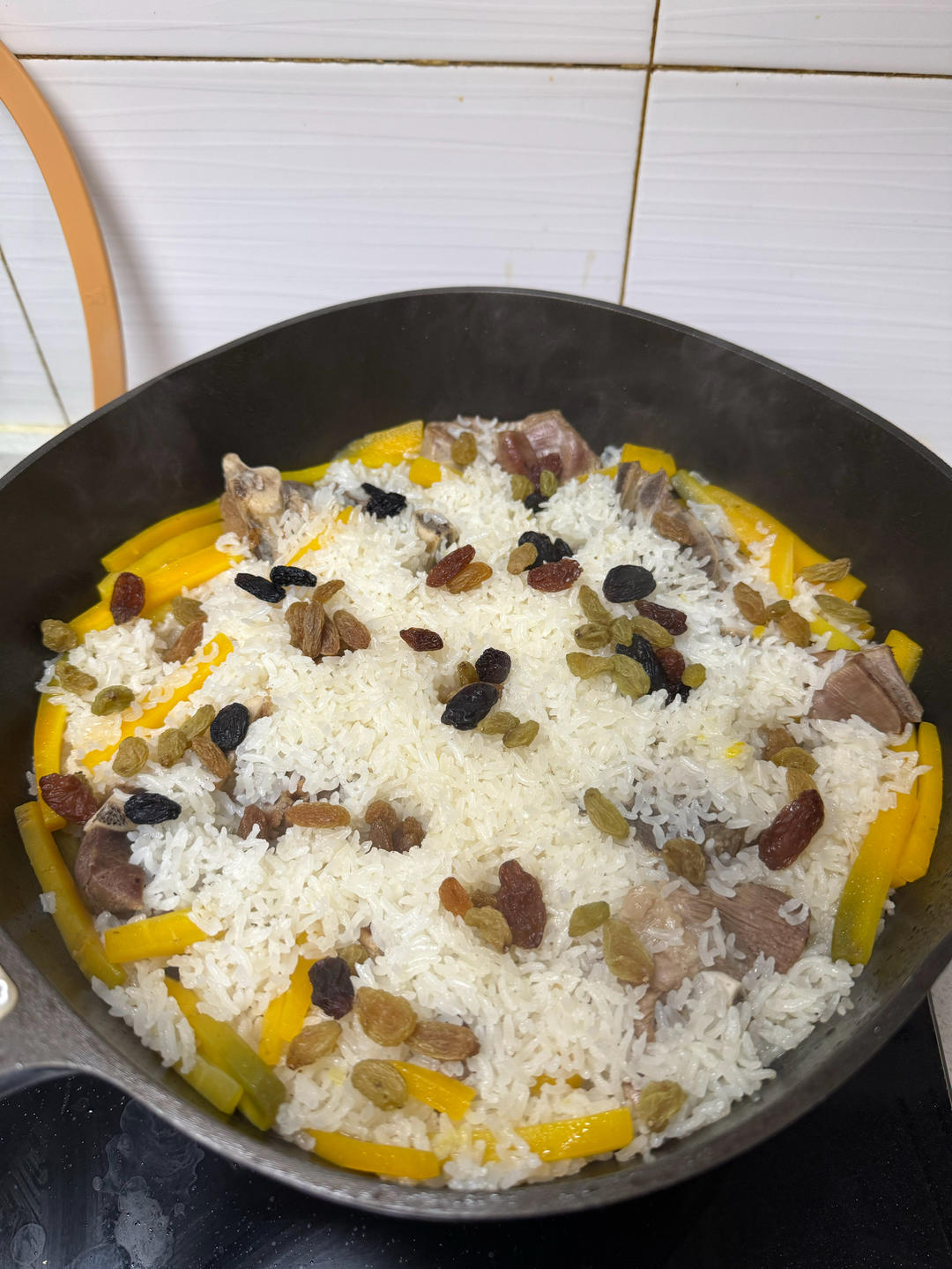 新疆羊排手抓饭