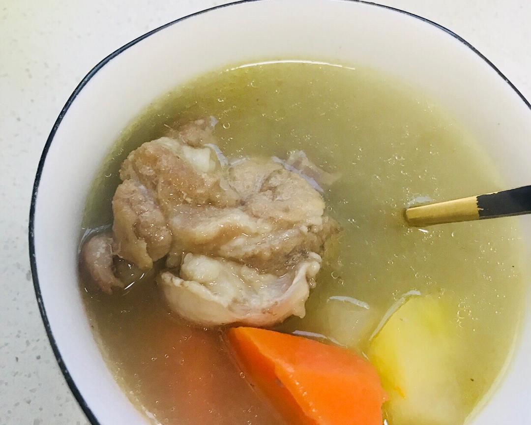 清热雪莲果排骨汤