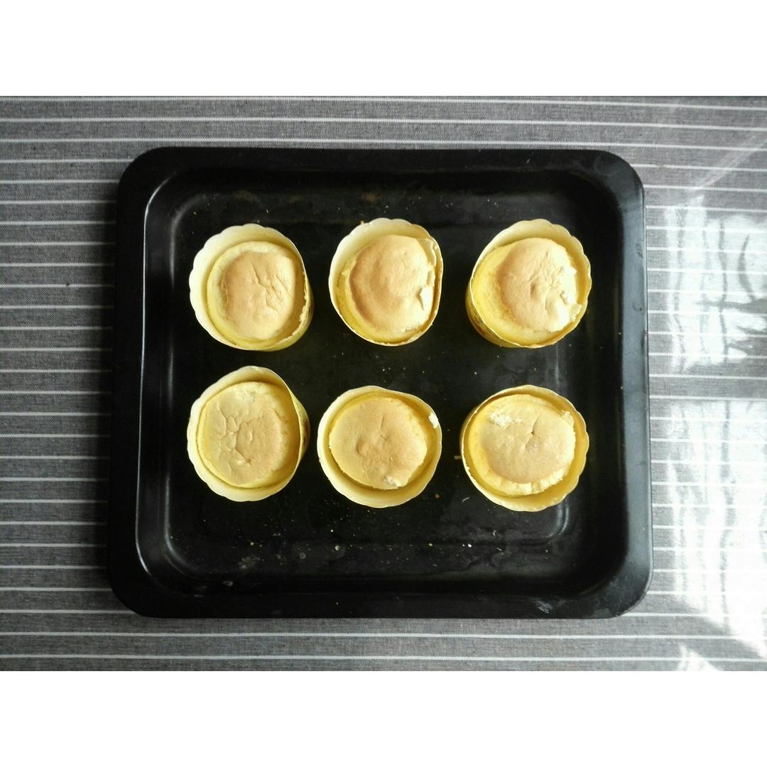 戚风杯子蛋糕^_^不开裂不回缩喔～