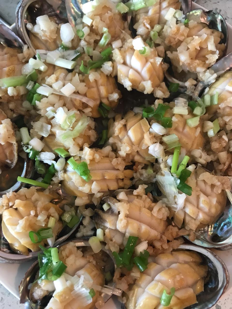 蒜蓉粉丝蒸鲍鱼