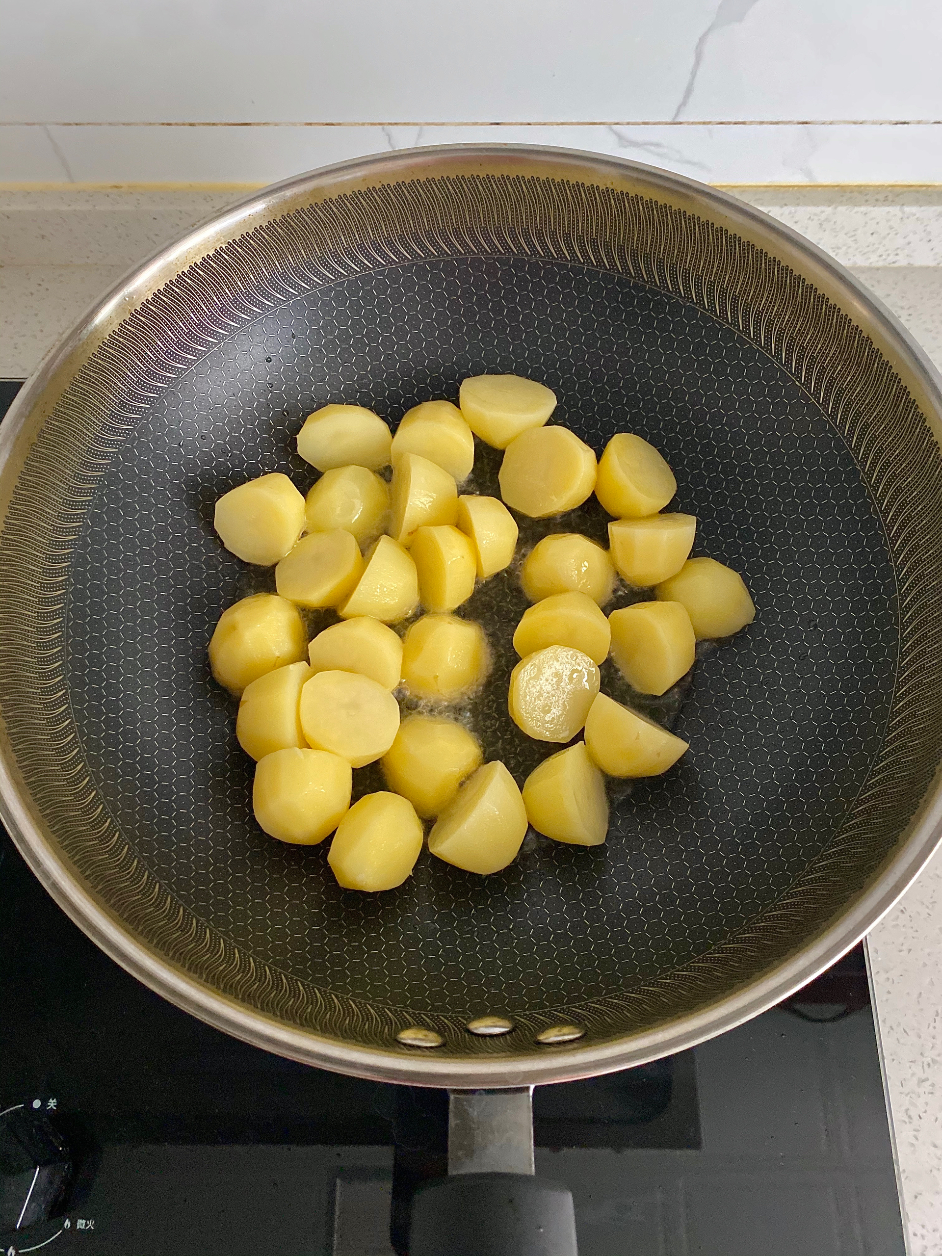 香辣干煎小土豆的做法 步骤6