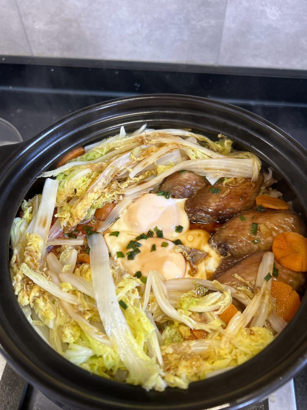 保姆级的「腊味煲仔饭2.0」加强版来了，地道老广味～