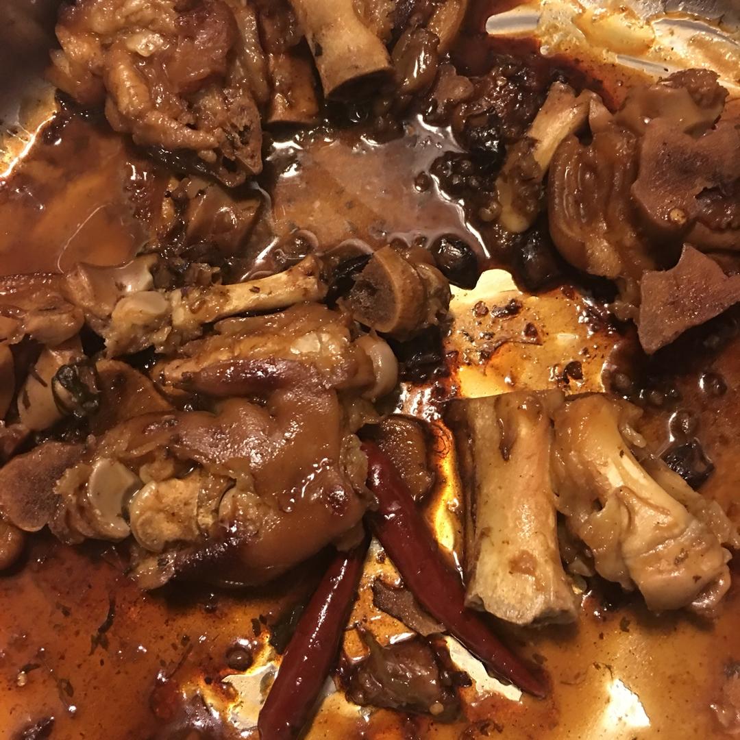 吮指回味的红烧猪爪