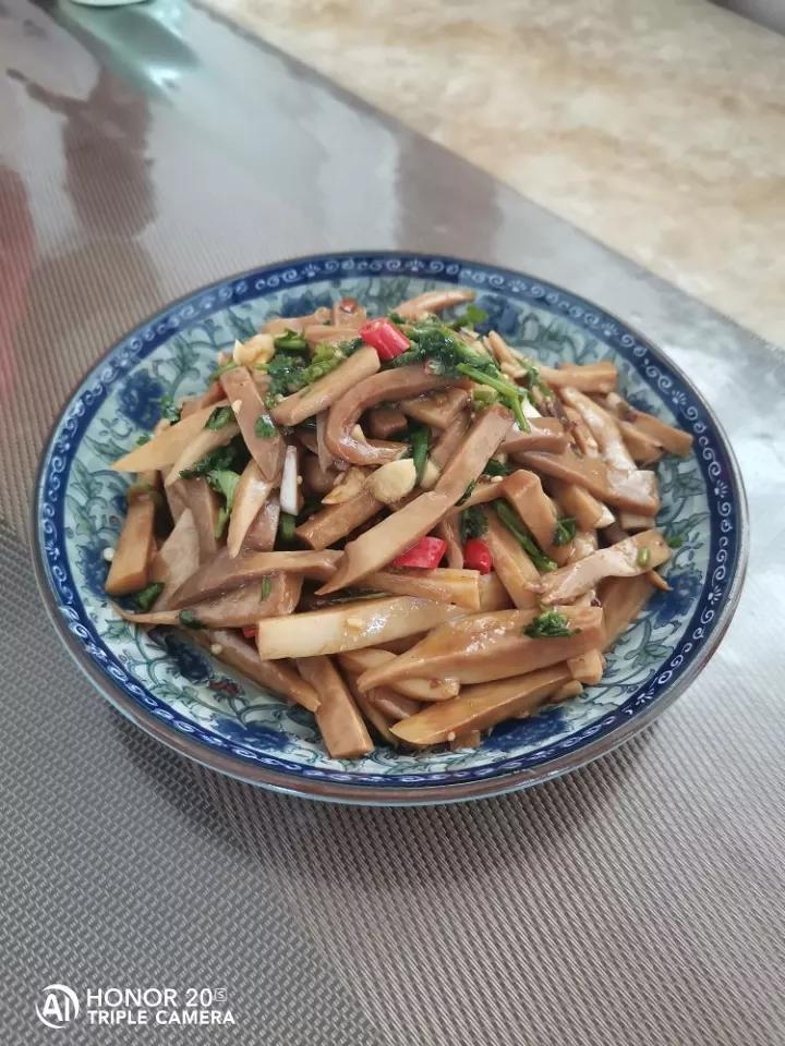 比肉还好吃的【手撕凉拌杏鲍菇】，上桌扫光光