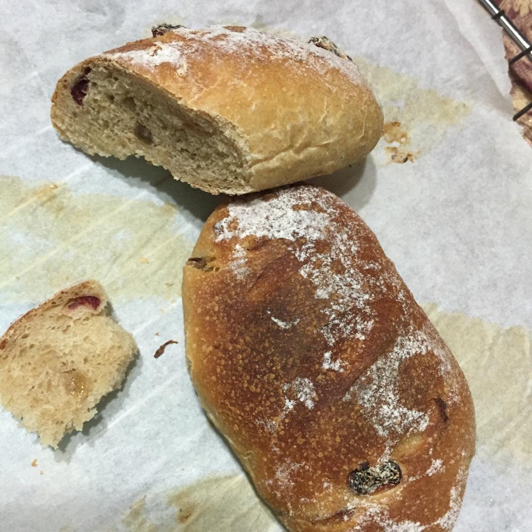 全麦蔓越莓软式欧包（免揉）