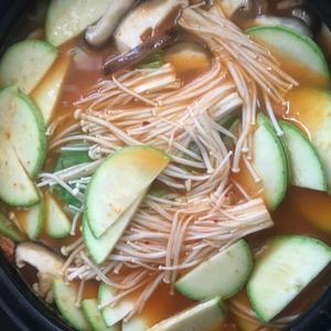 韩国泡菜三鲜汤的做法 步骤12