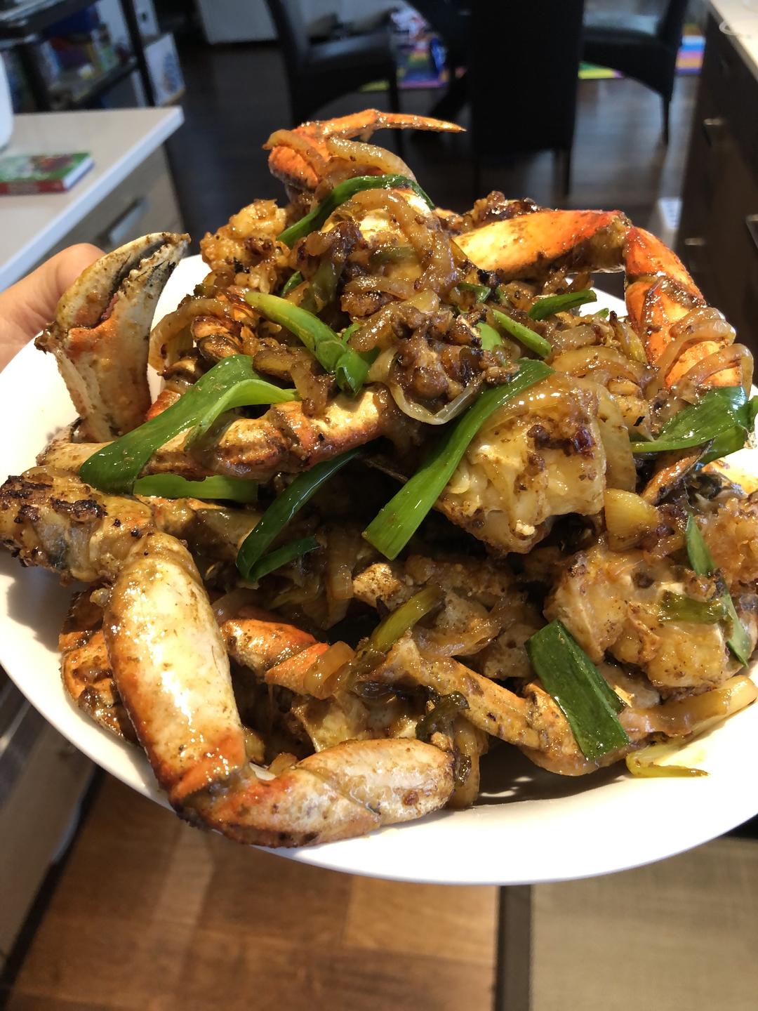 葱姜蟹黄炒蟹的做法