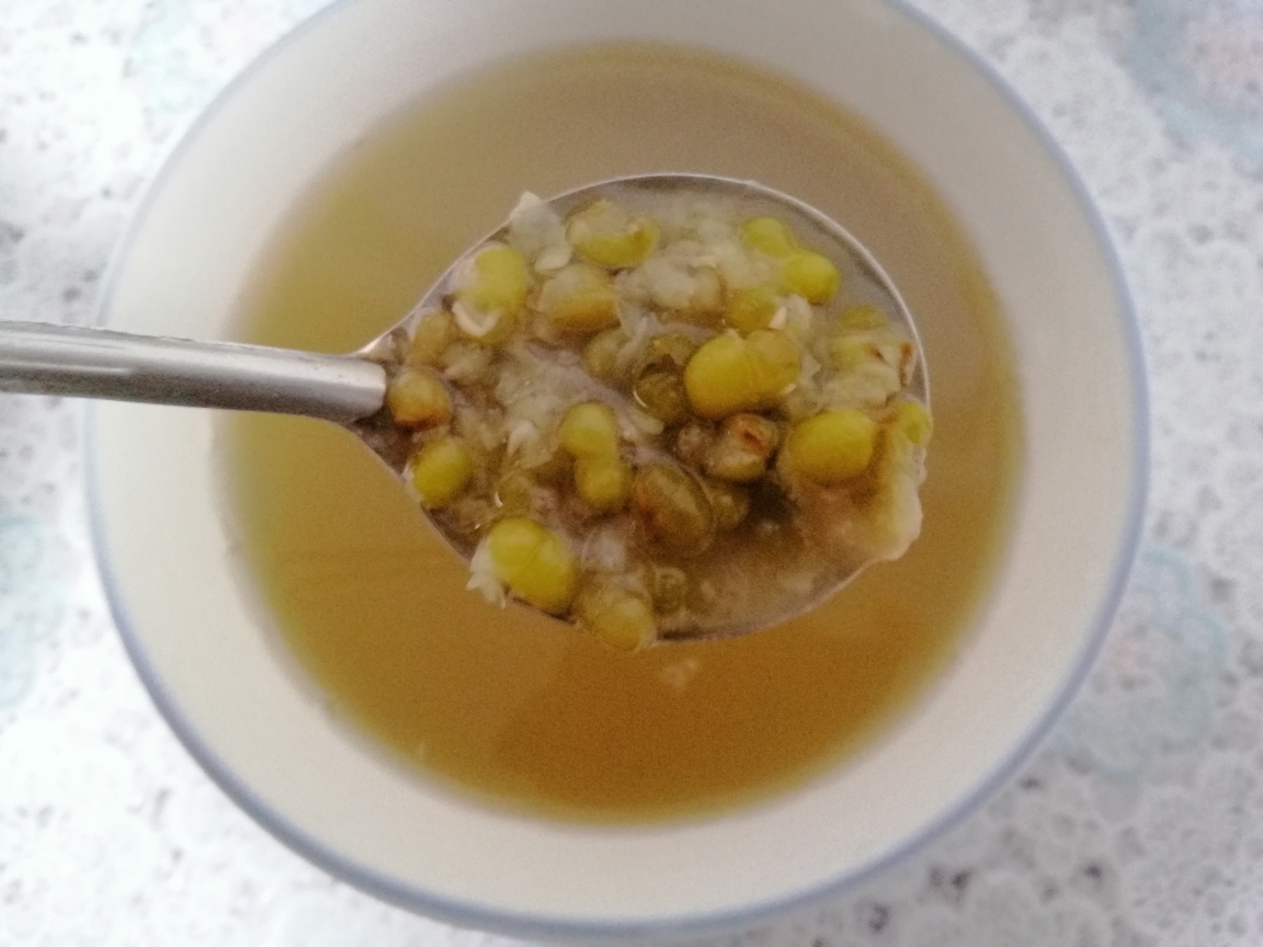 夏日解暑神器：绿豆汤（宿舍电饭锅版）的做法