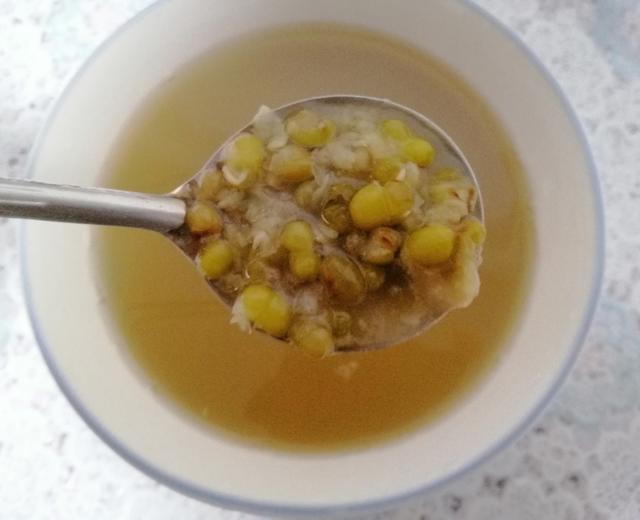 夏日解暑神器：绿豆汤（宿舍电饭锅版）的做法