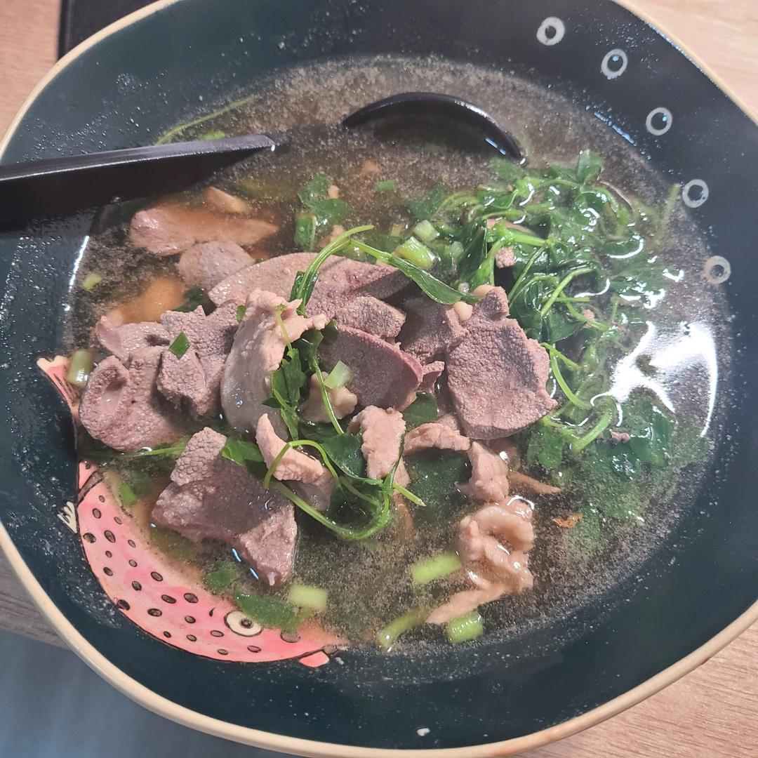 菠菜猪肝汤（猪肝嫩滑汤清澈）