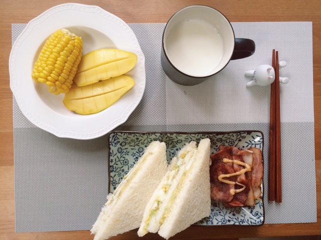 牛油果鸡蛋三明治