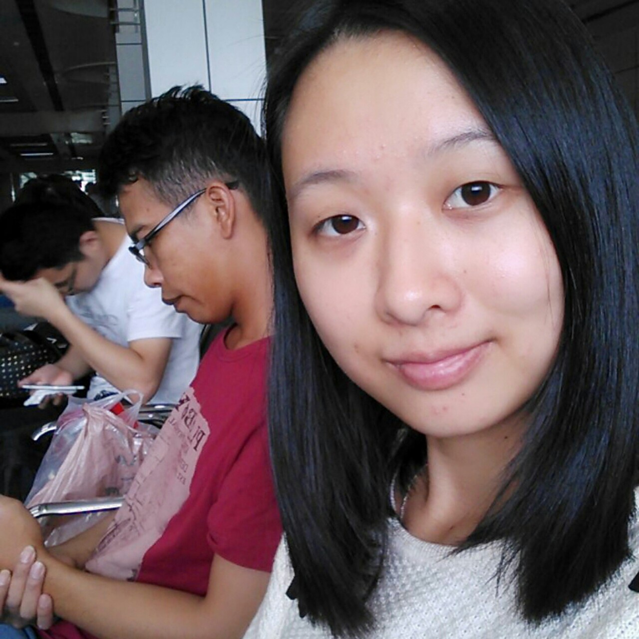 小妮子在厨房各种瞎折腾