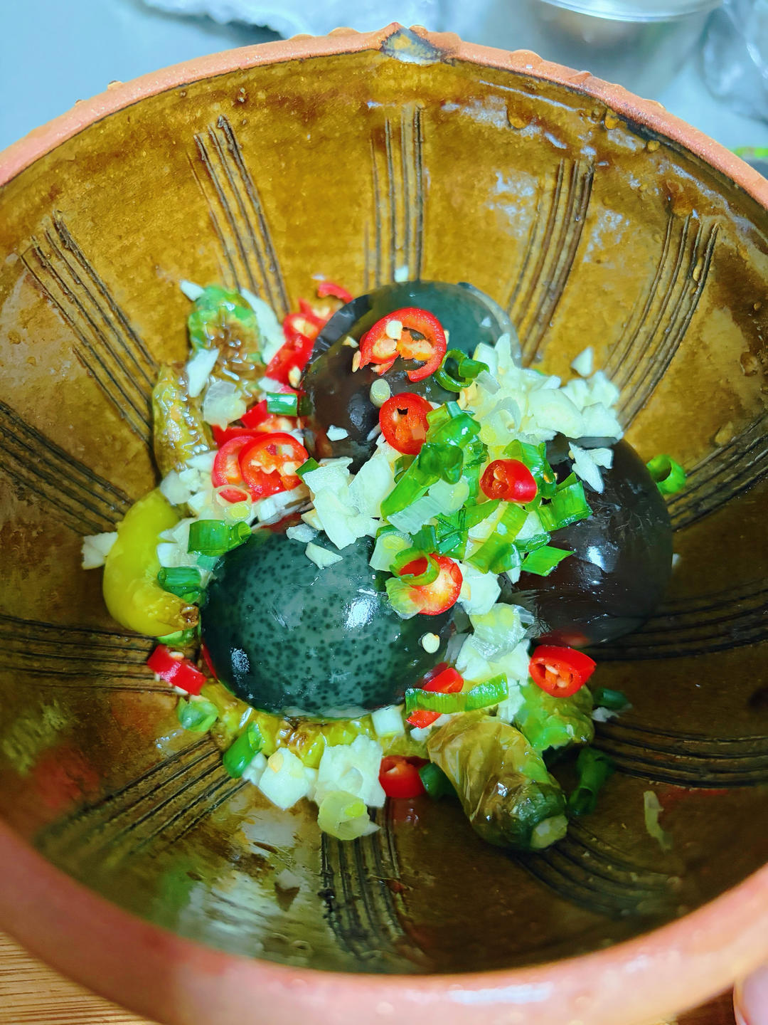 好吃爆炸的擂皮蛋辣椒