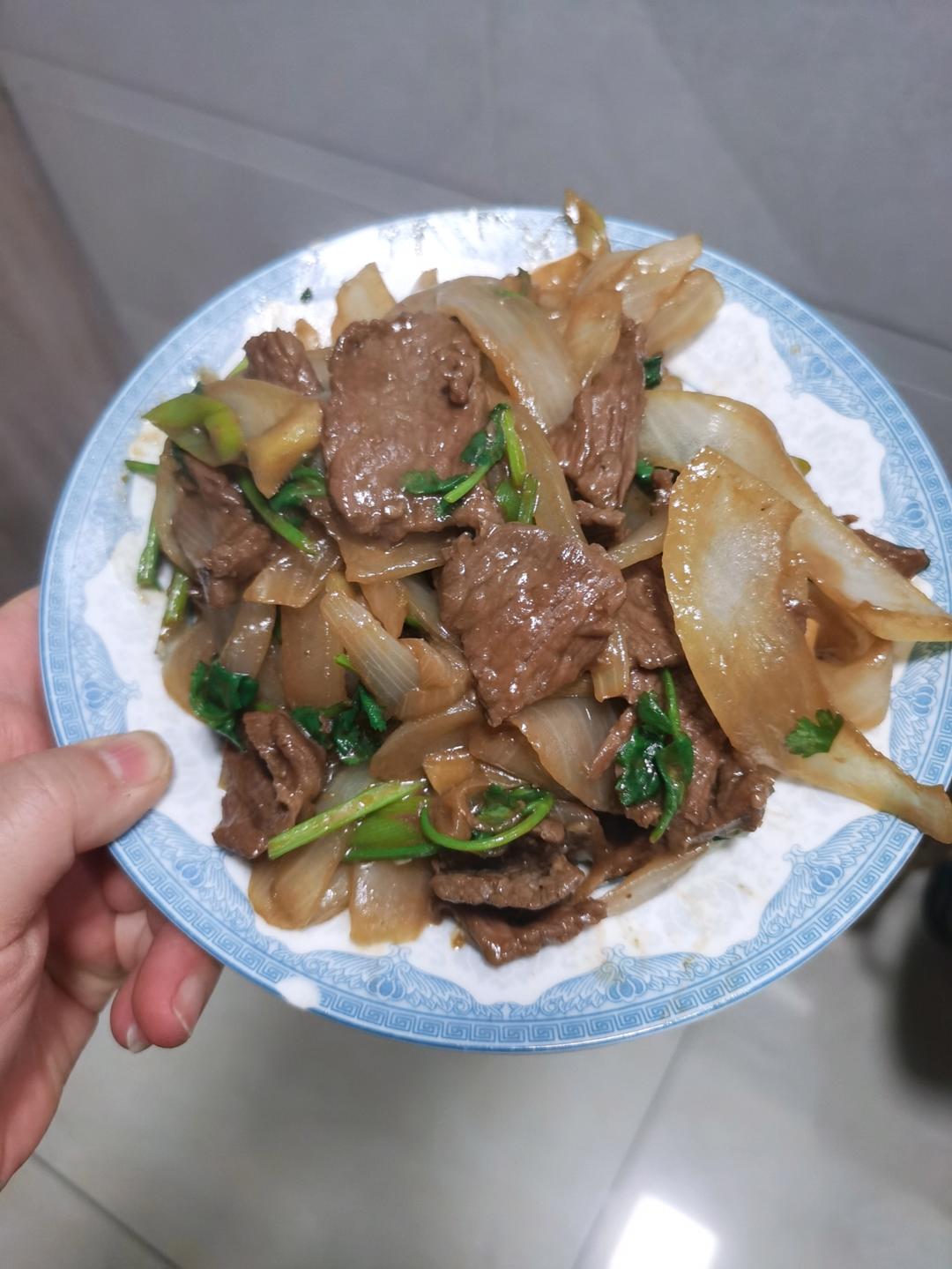 孜然牛肉（👈孜然肉片向左，吉野家向右👉）
