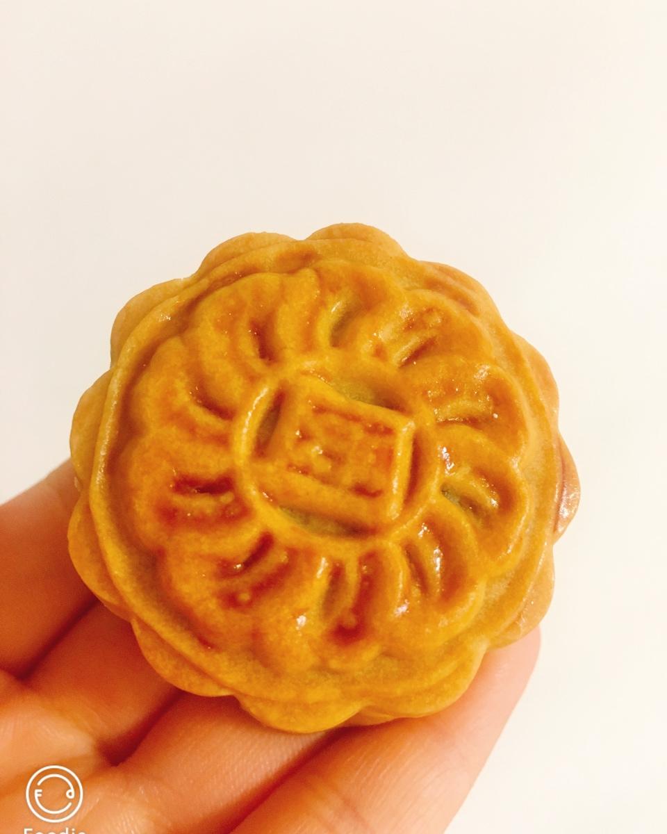 广式月饼——蛋黄莲蓉月饼