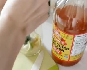 超简单 | 1分钟刷脂饮料 柠檬苹果醋的做法 步骤4