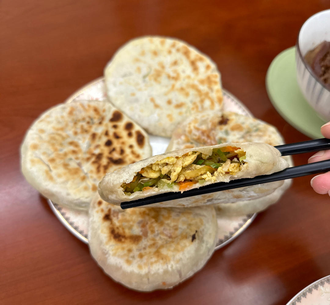 会连续吃八个的萝卜馅饼