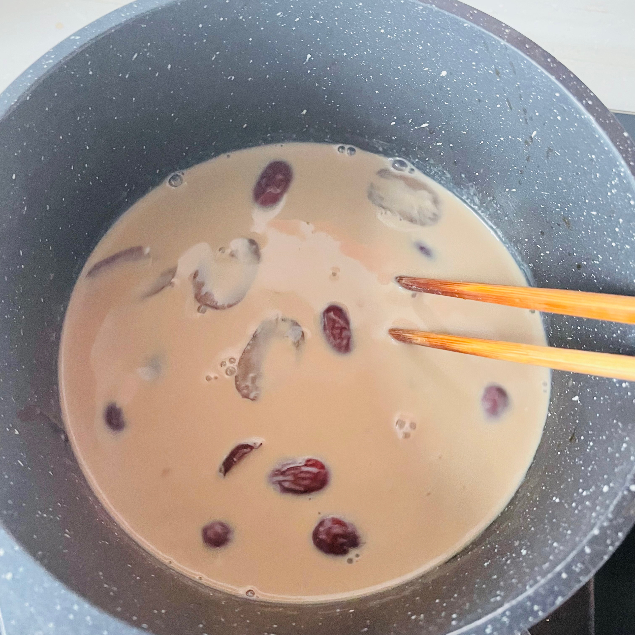 奶茶风味的阿胶红枣炖奶的做法 步骤9