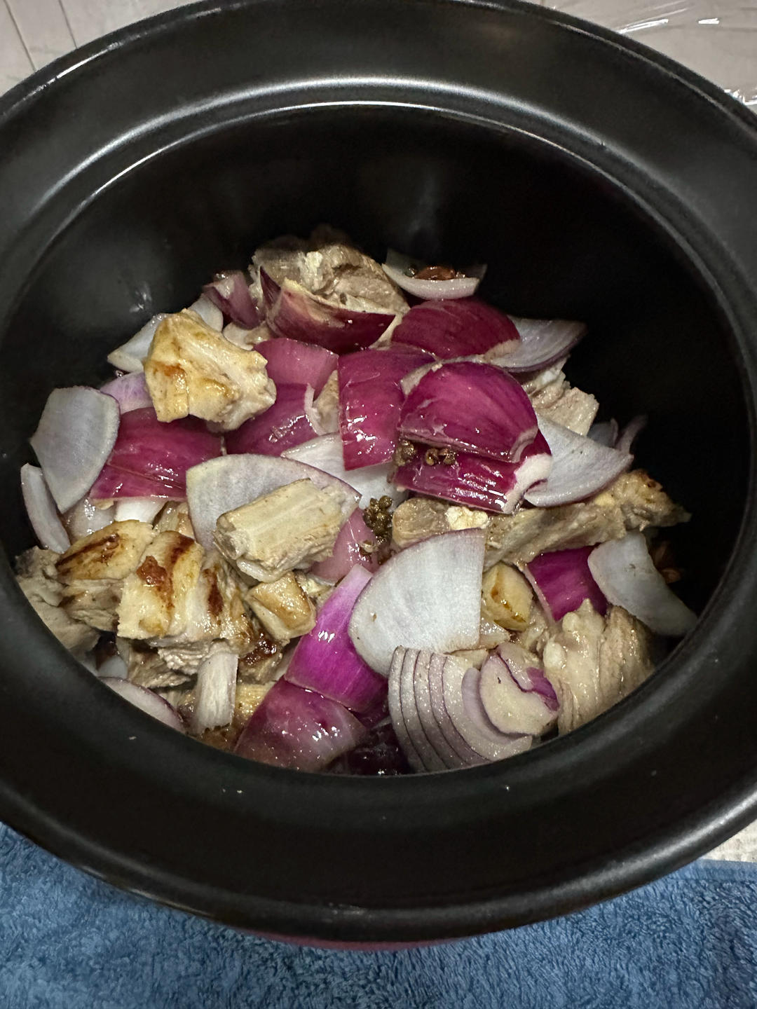 砂锅炖羊排的做法