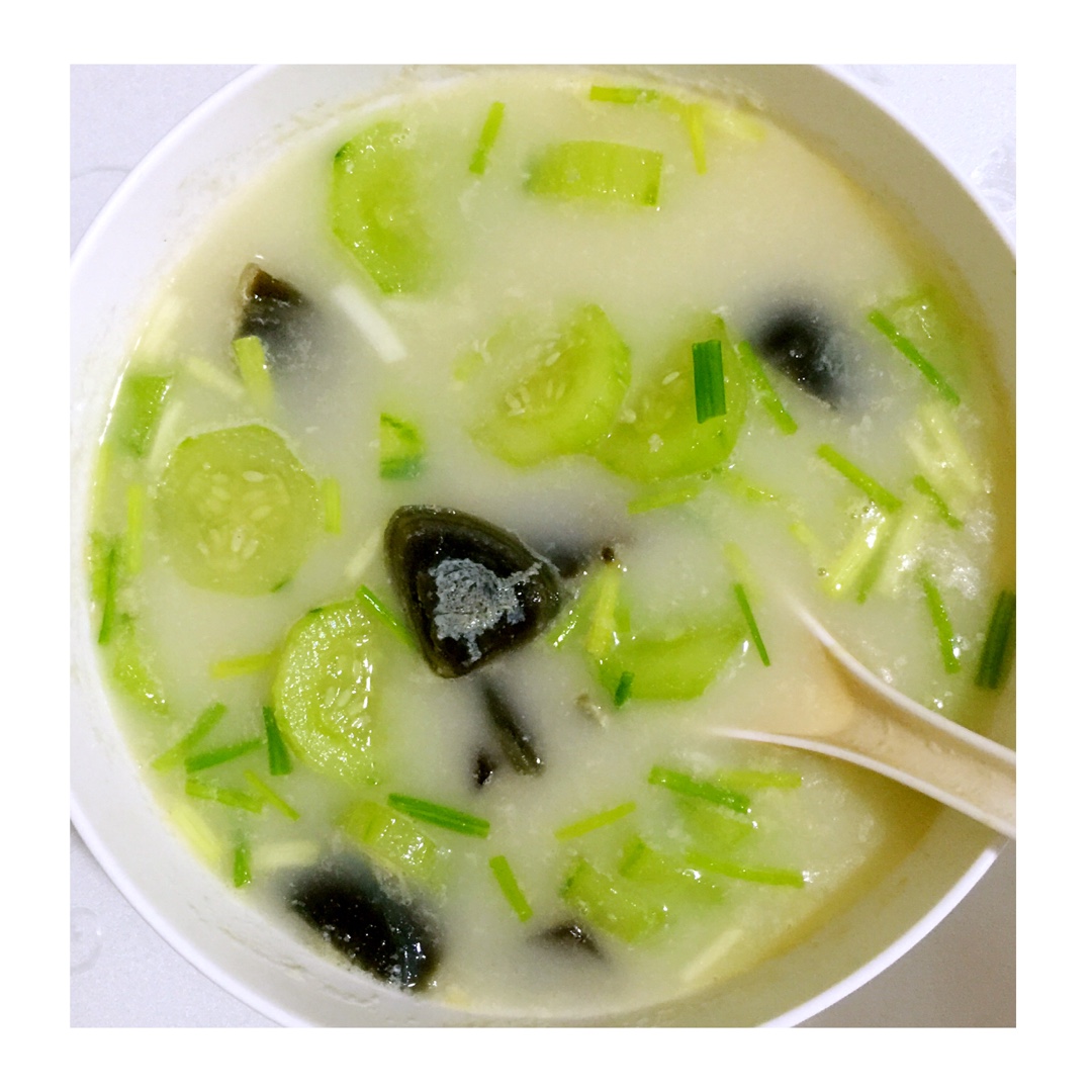 黄瓜皮蛋汤
