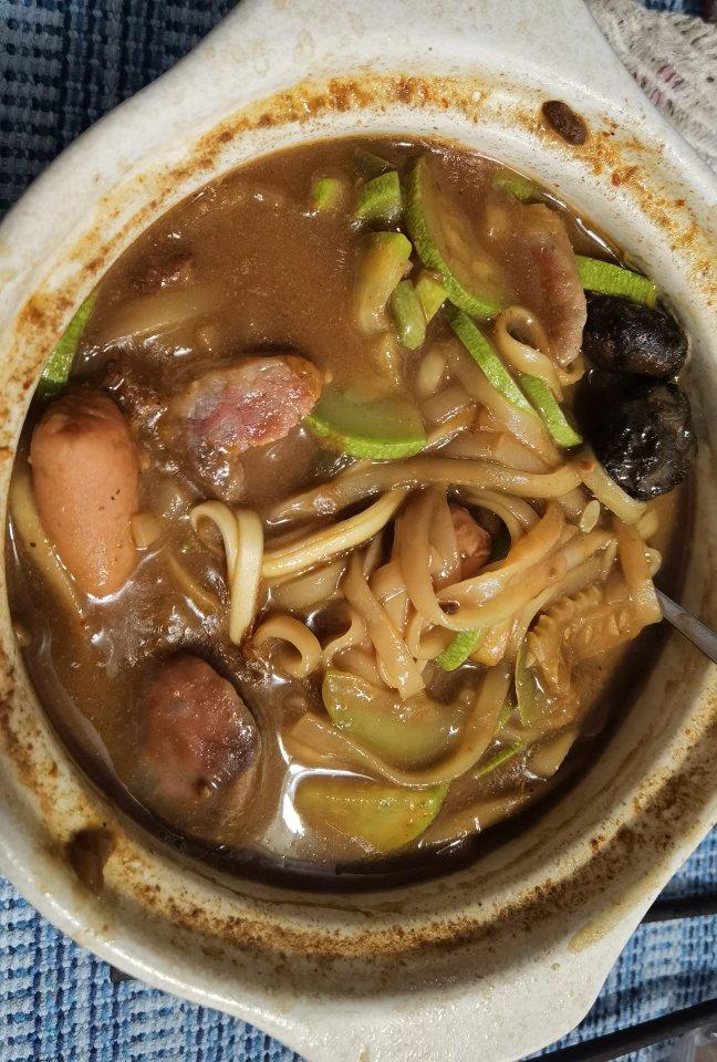 我爱麻酱：香味浓郁砂锅丸子面
