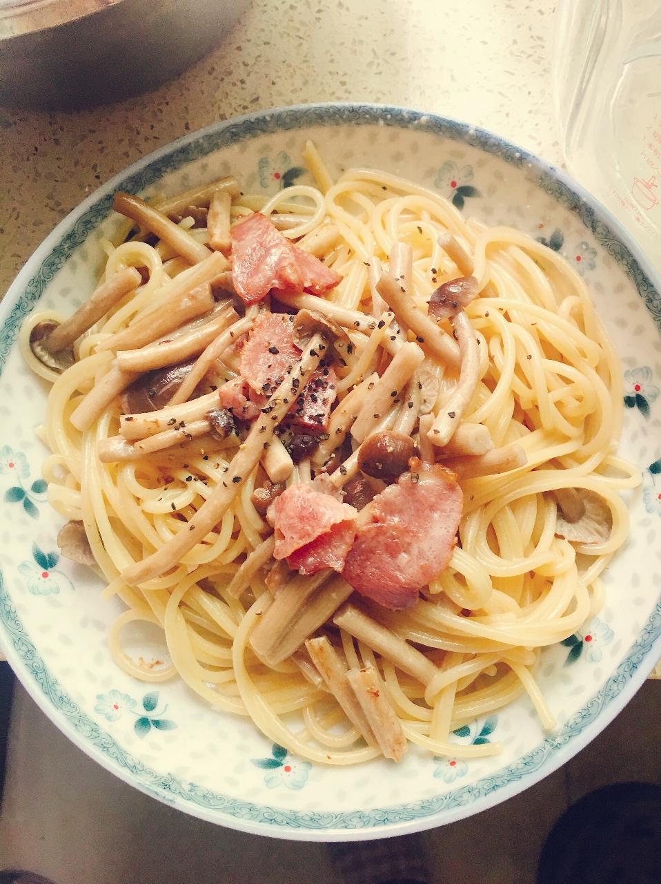 超简单的奶汁培根意面Carbonara