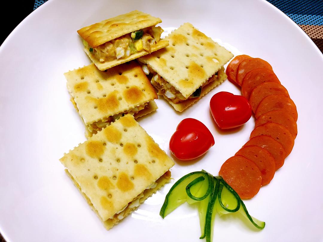 金枪鱼夹心饼干