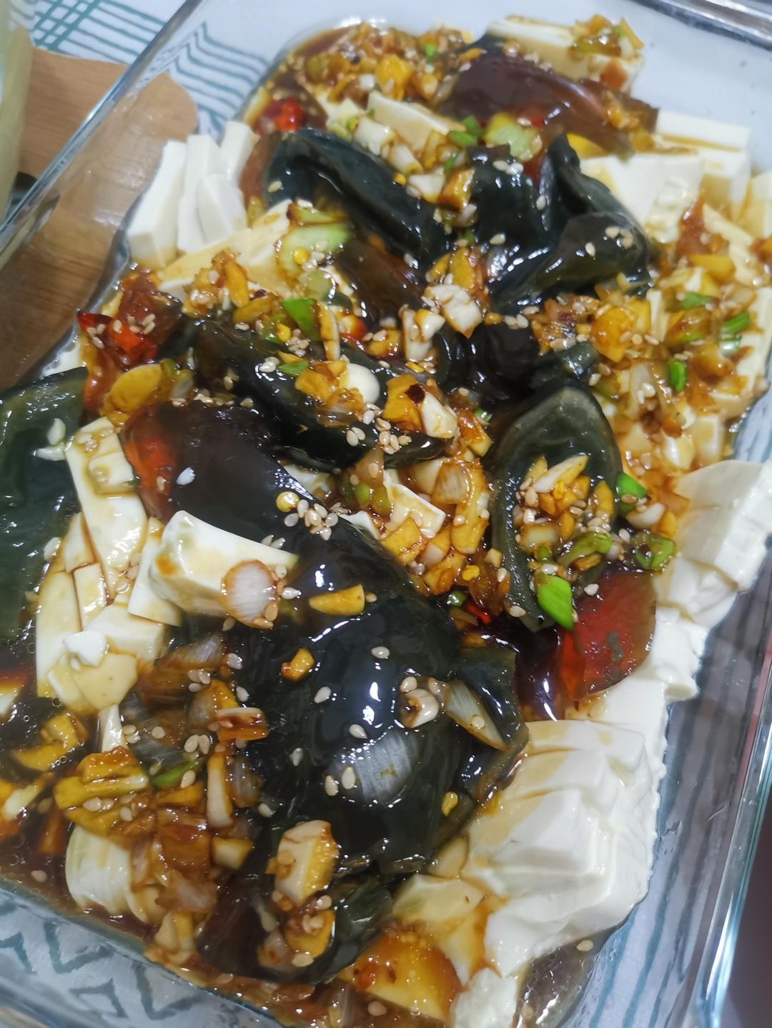 皮蛋拌豆腐