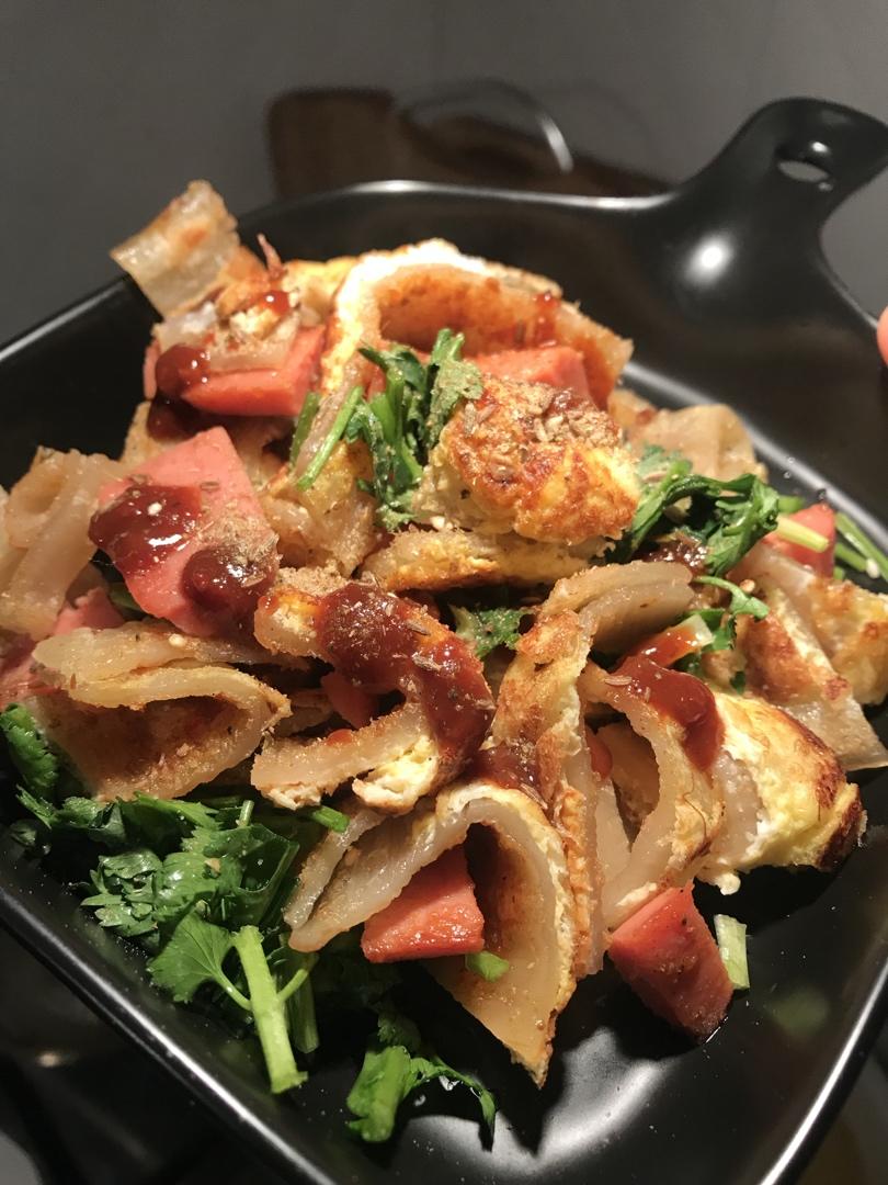 【东北烤冷面】热乎乎的烤冷面，8元吃饱真划算！