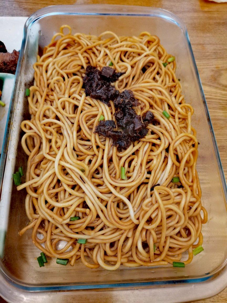 香喷喷的葱油拌面