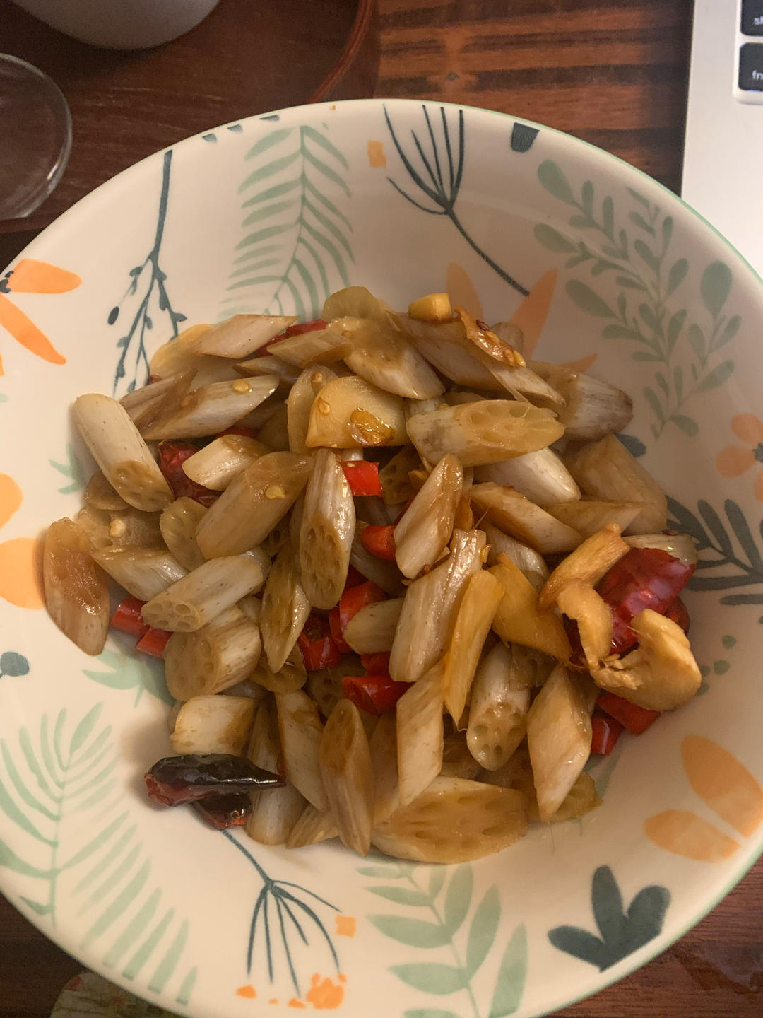 零失败，简单快手，湖北人的初夏荷塘美味酸辣藕带