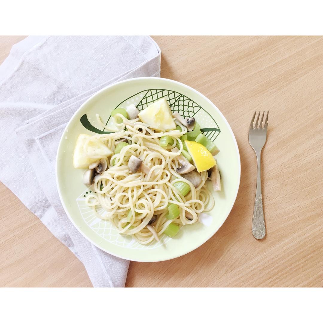 搬运｜香菇和柠檬的意式香辣面