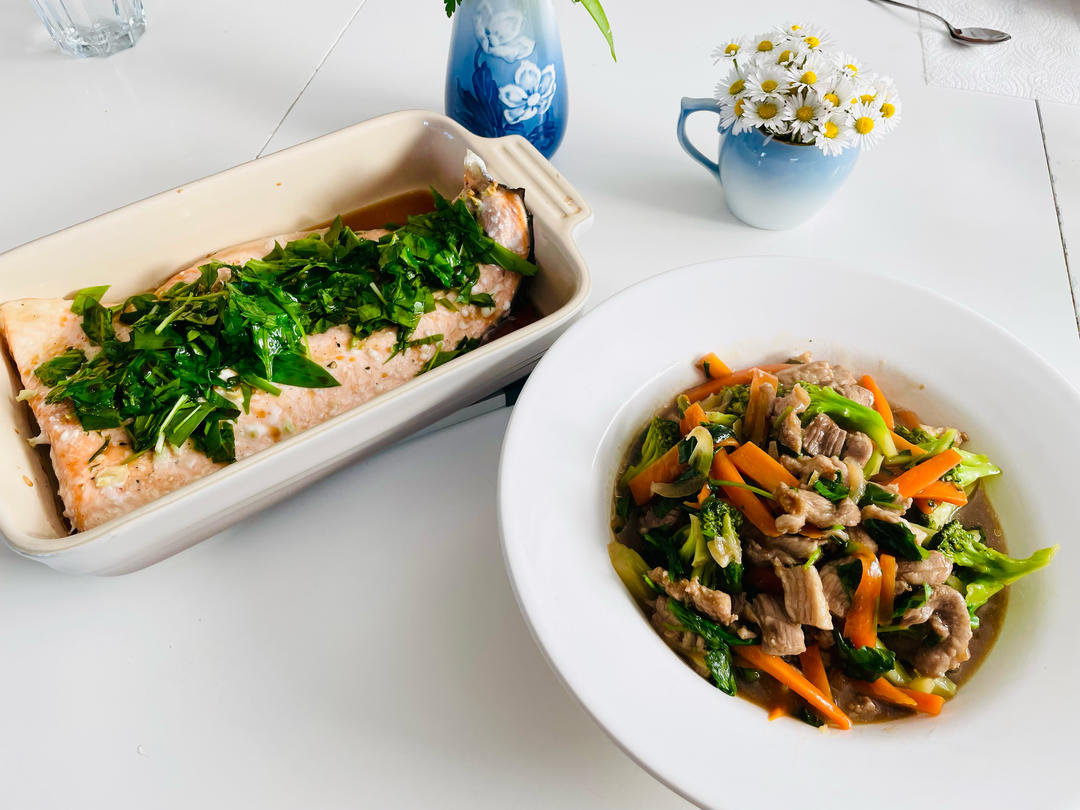 健康无油的柠檬蒜香三文鱼