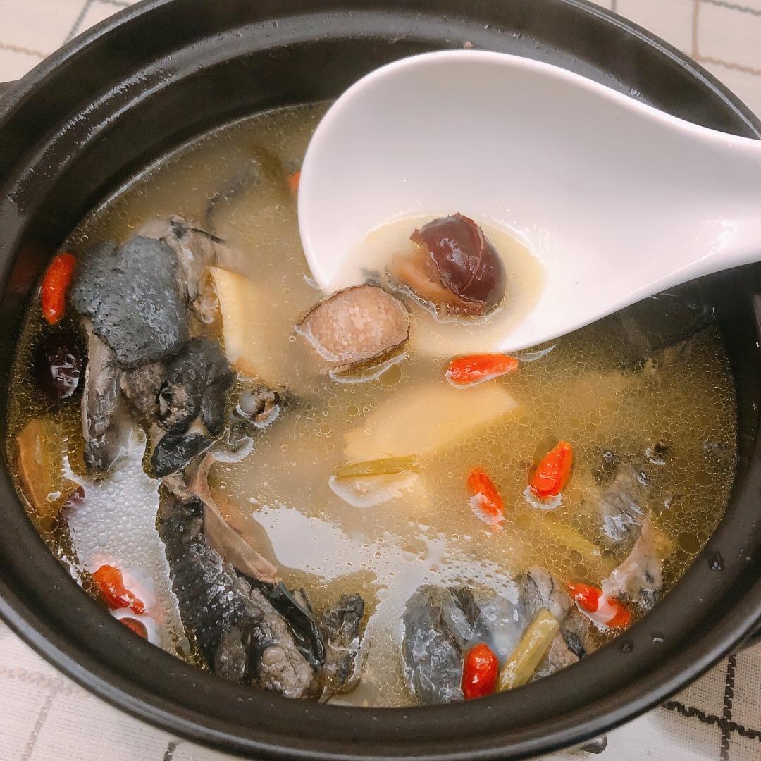 山药红枣乌鸡汤