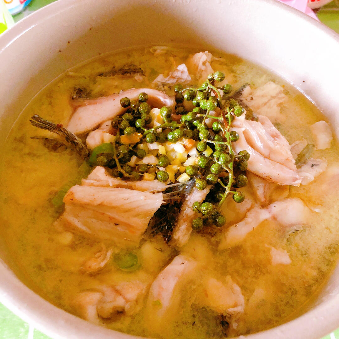 【创意小厨娘】家庭版金汤藤椒鱼，鱼肉嫩滑，麻辣酸香，开胃又下饭！