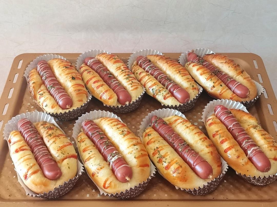 一个面团撑起一家店的台式面包—香肠面包