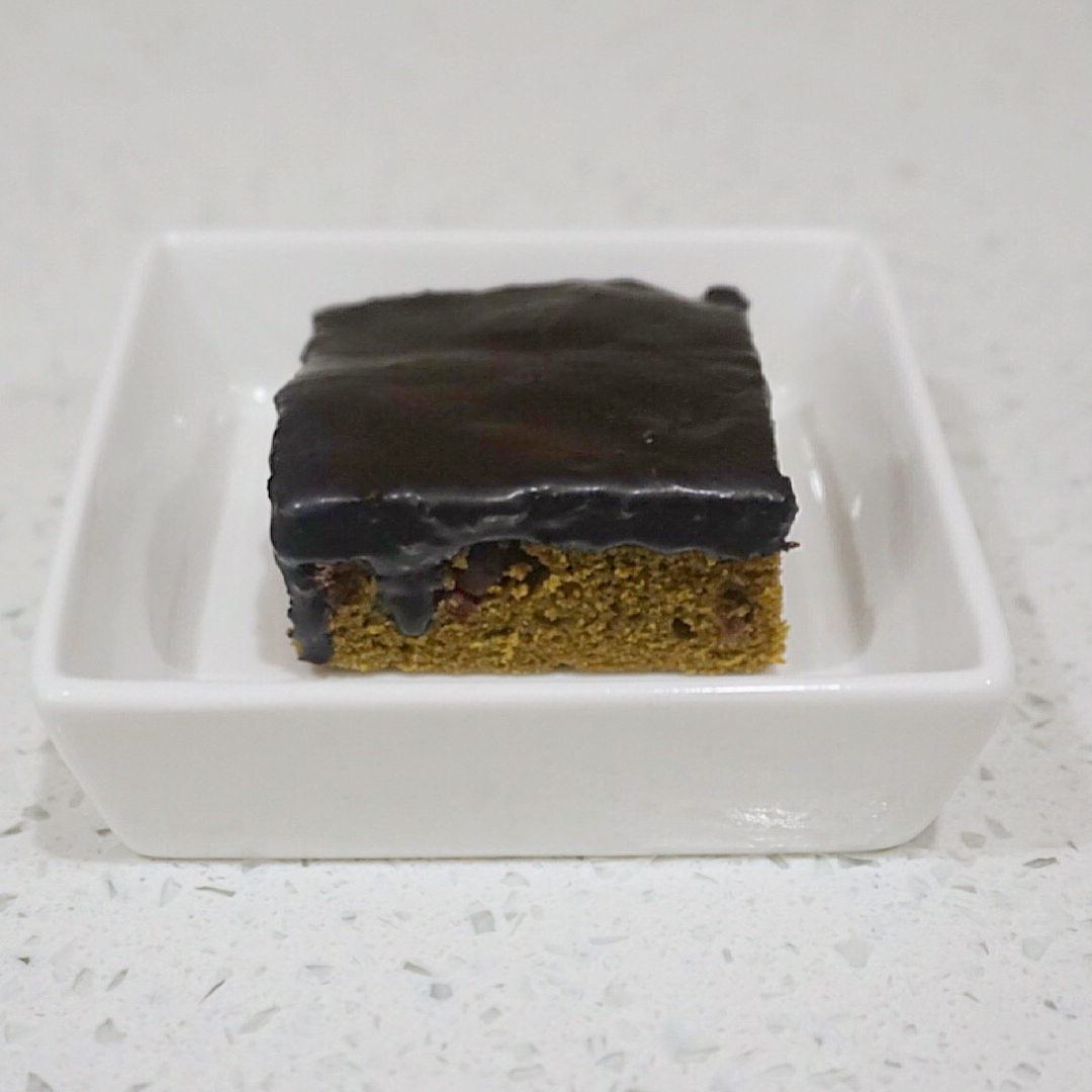 丰润的布朗尼口感-抹茶蜜红豆蛋糕