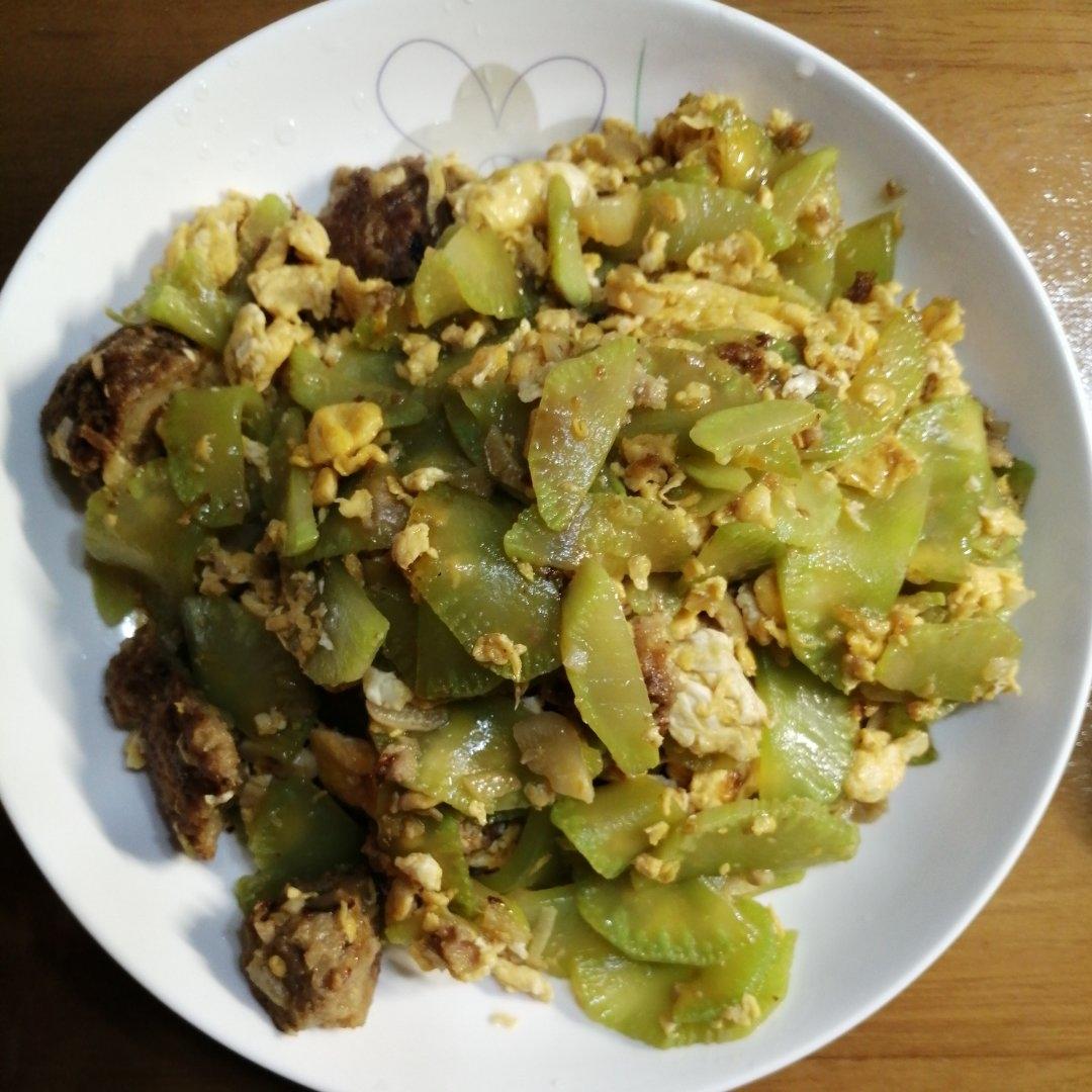 莴笋炒鸡蛋