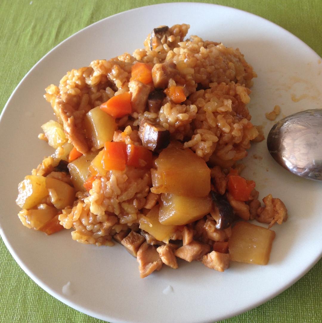 香菇土豆鸡胸焖饭