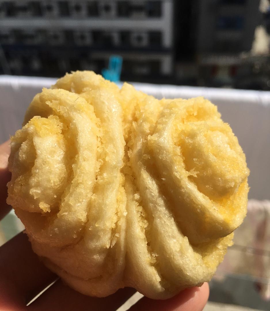 刚出锅就被孩子吃光的花卷（椰蓉牛奶花卷）