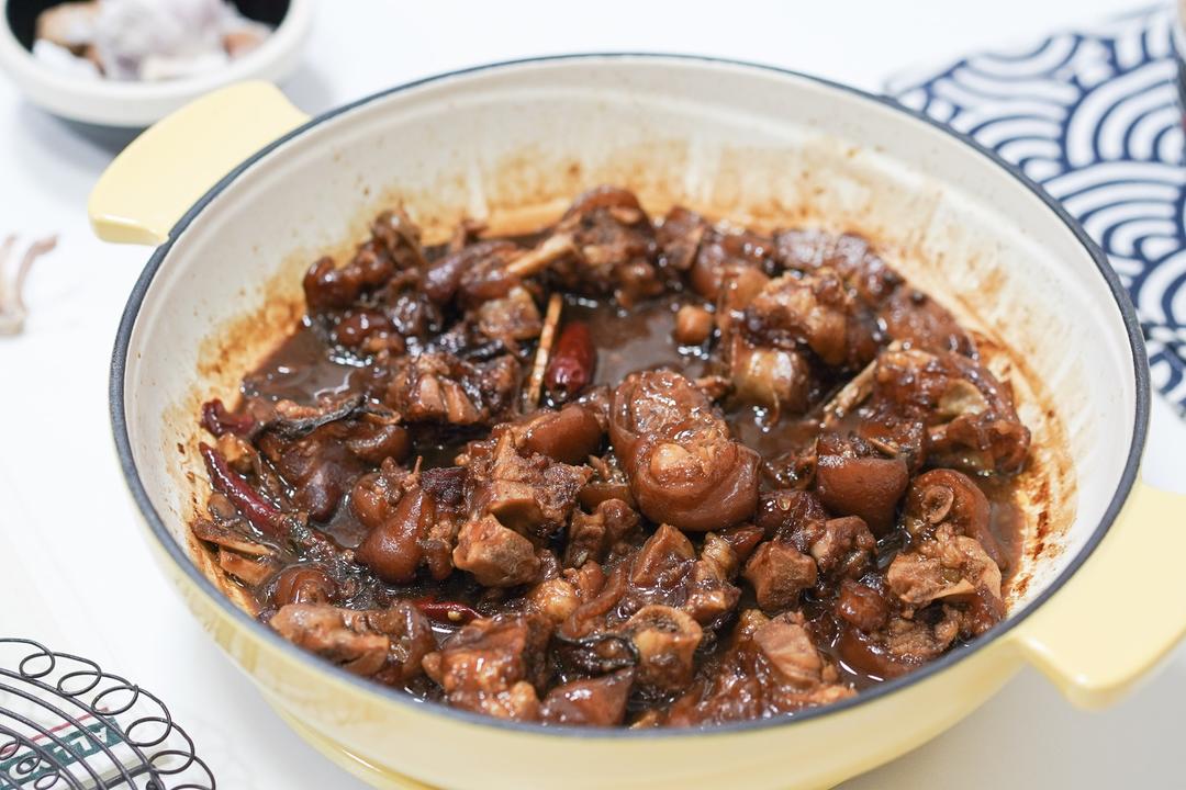 懒人版酱猪蹄的做法