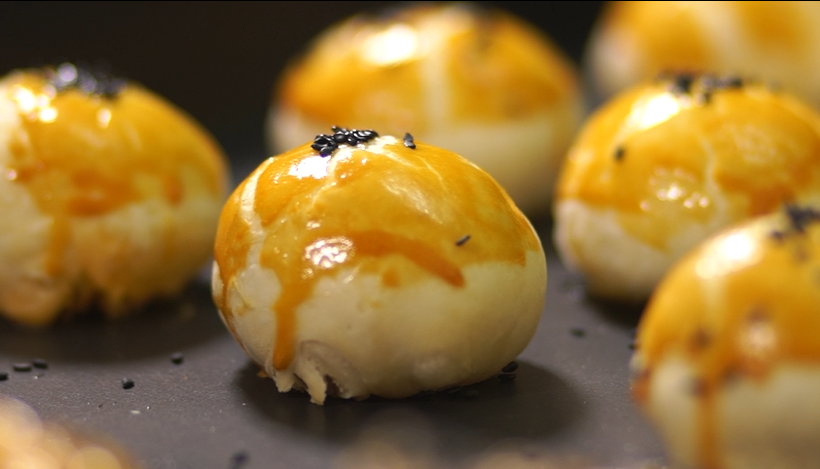 自制网红蛋黄酥的做法