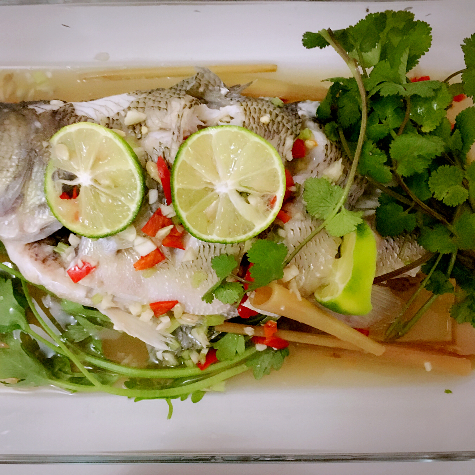 泰式清蒸柠檬鲈鱼