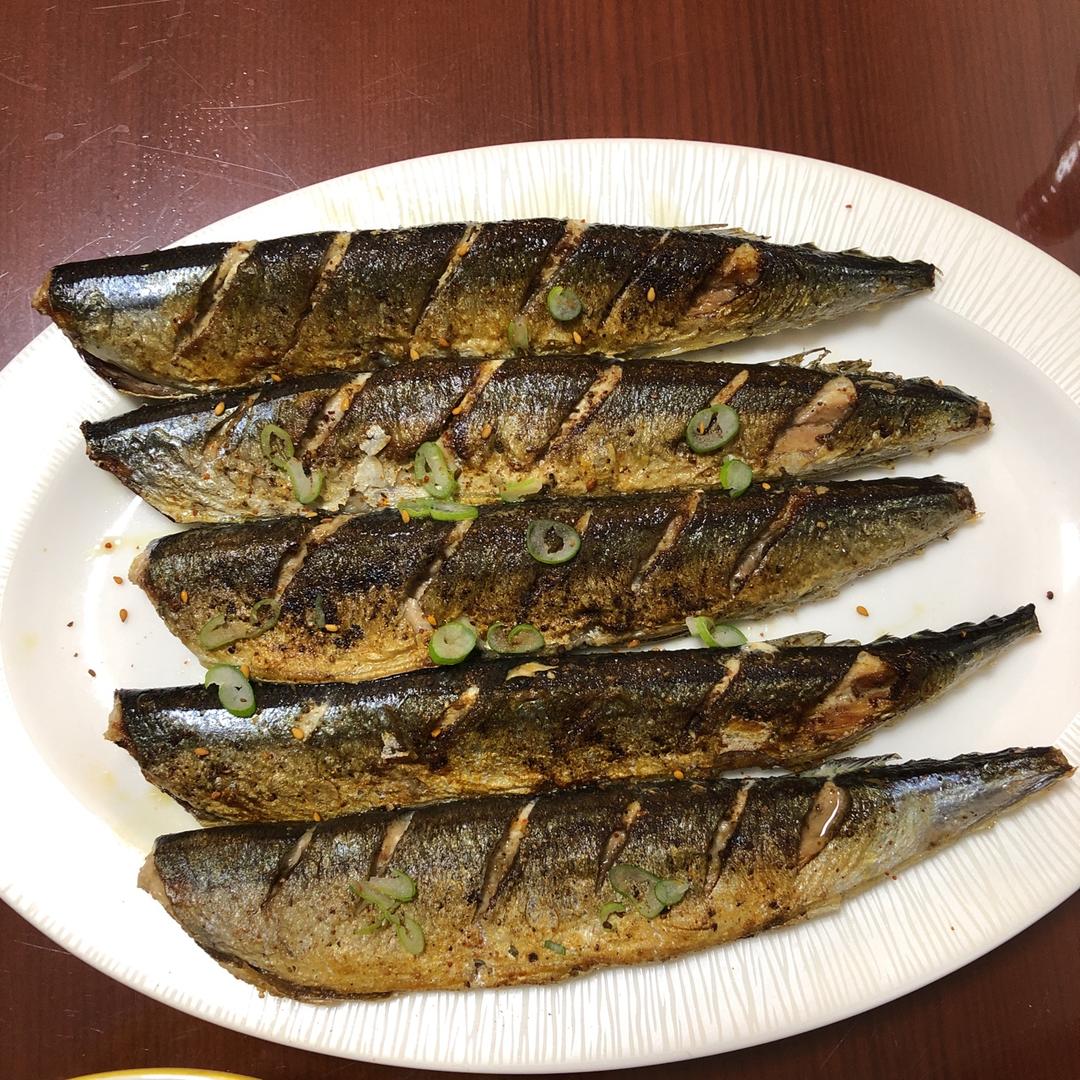 煎秋刀鱼