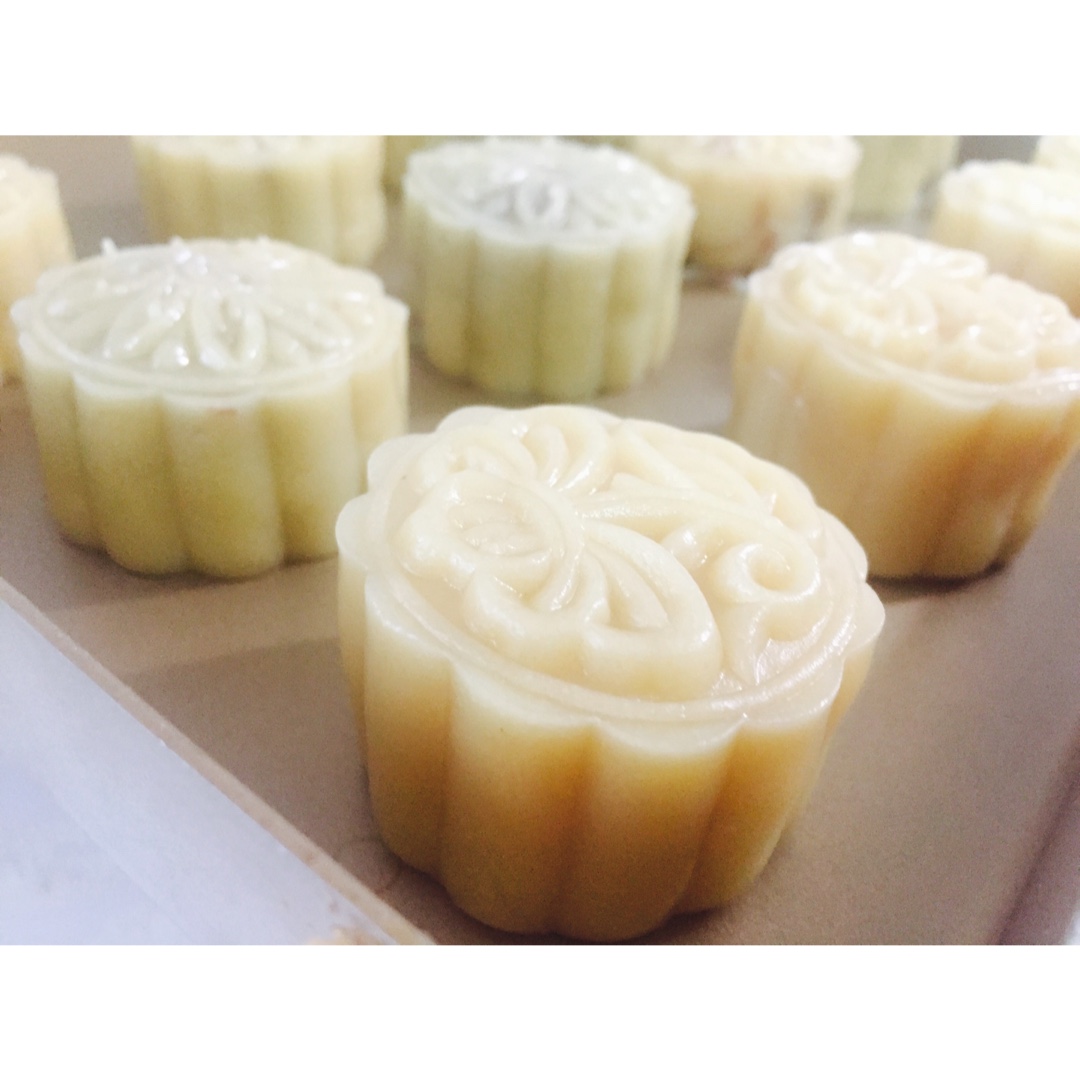 广式月饼——蛋黄莲蓉月饼