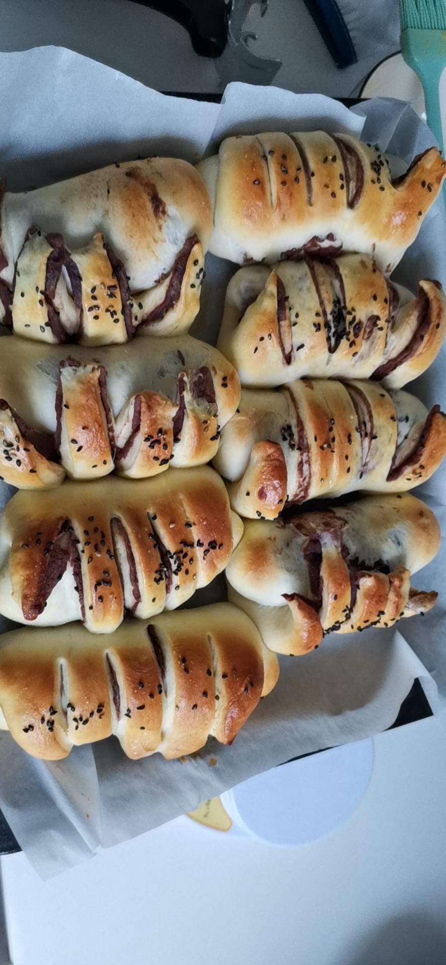 超级简单的豆沙排包｜面包