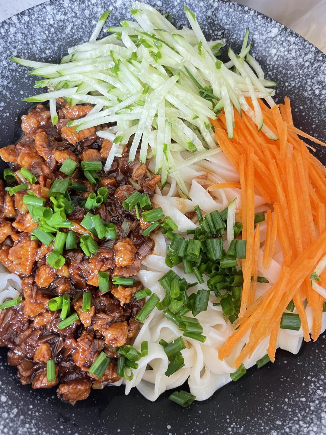 家庭版自制炸酱面