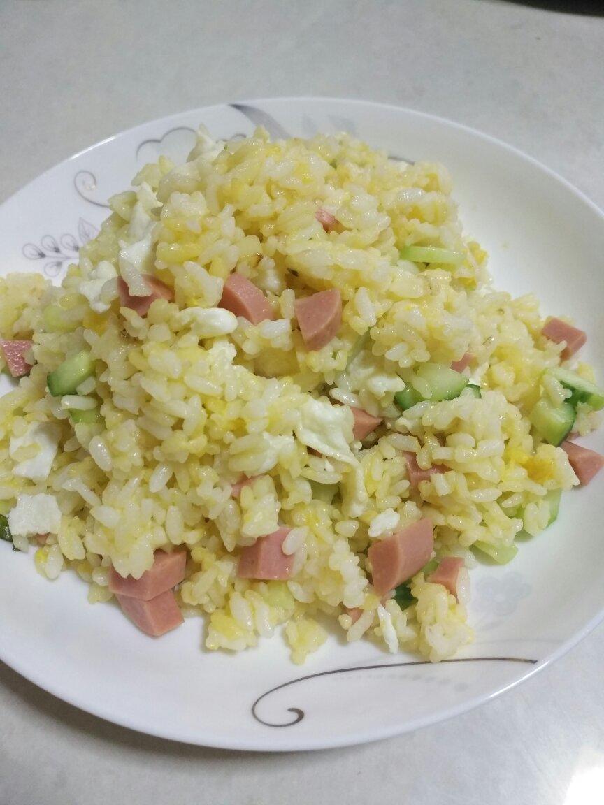 腊肠黄金炒饭