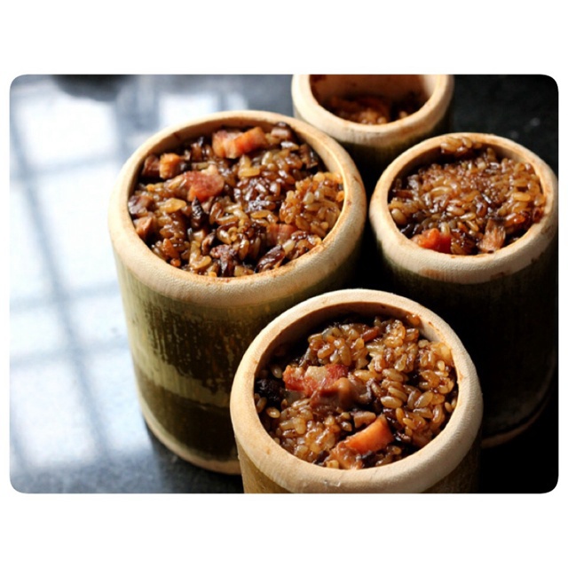 干干净净最美做的农家竹筒饭